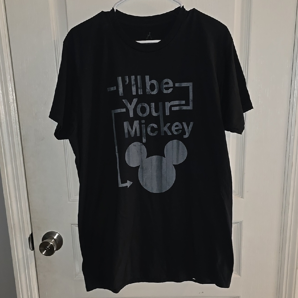 Disneyland Men's Large Mickey Mouse Short Sleeve Shirt